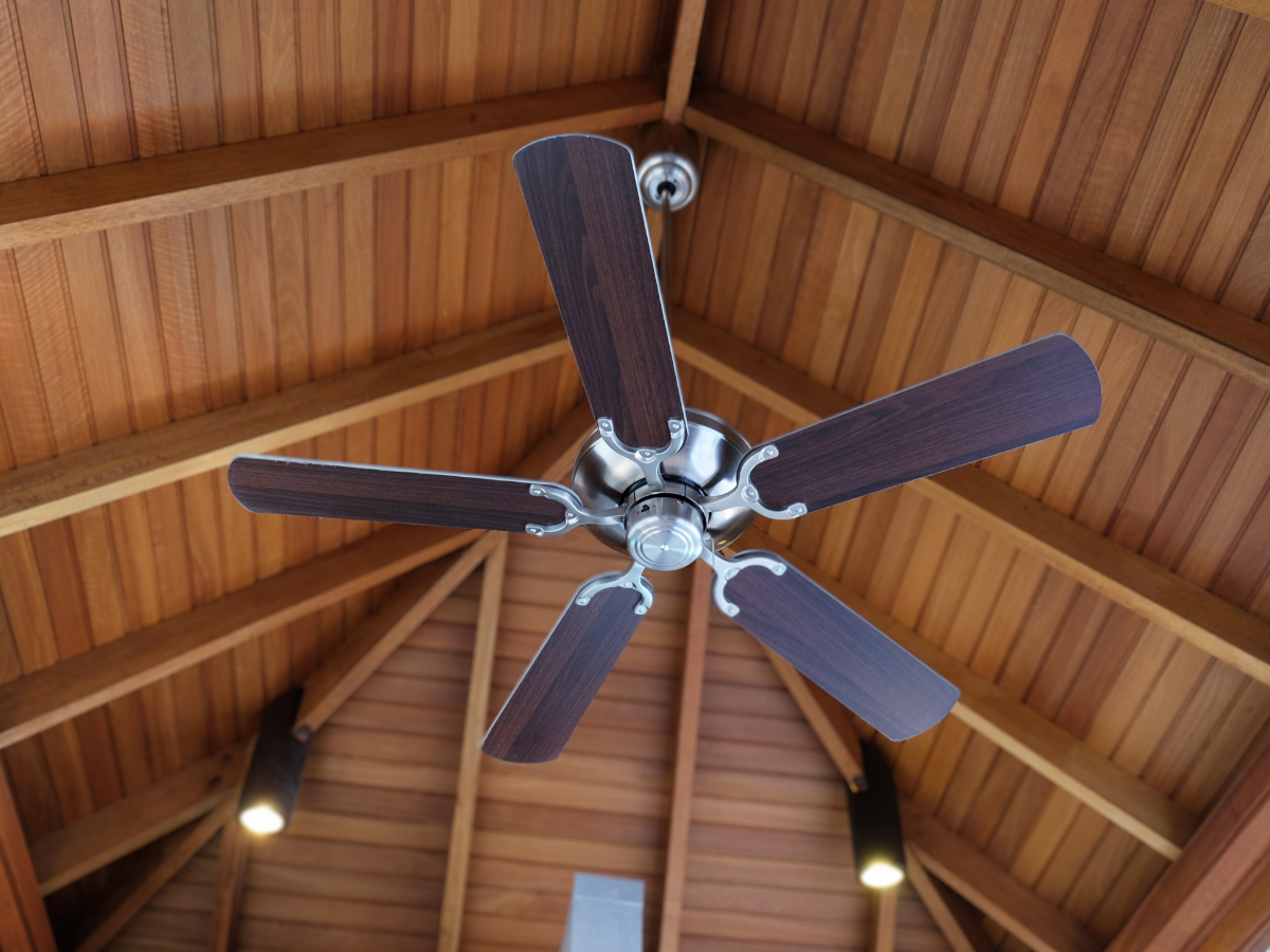 ceiling fan running without any problems in Daytona, FL home