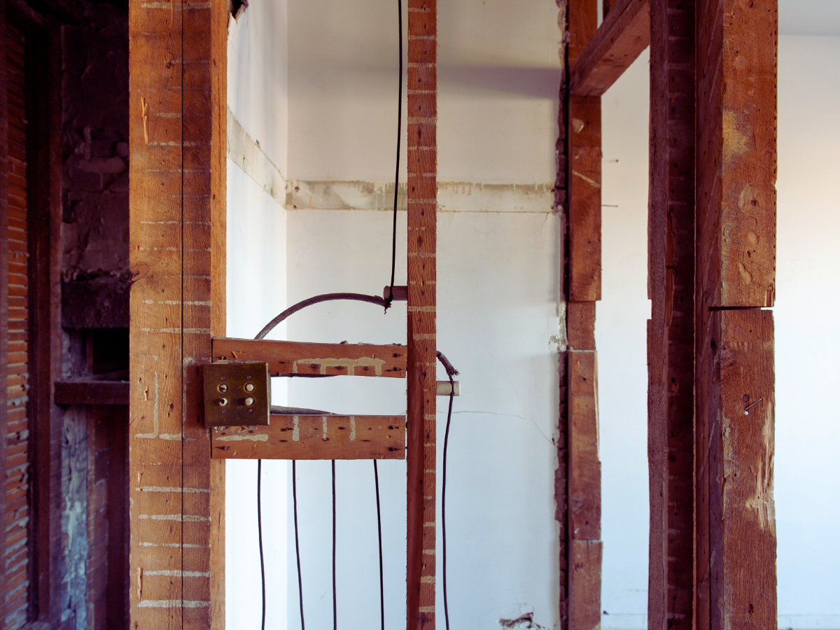 Knob and tube wiring in older Daytona home